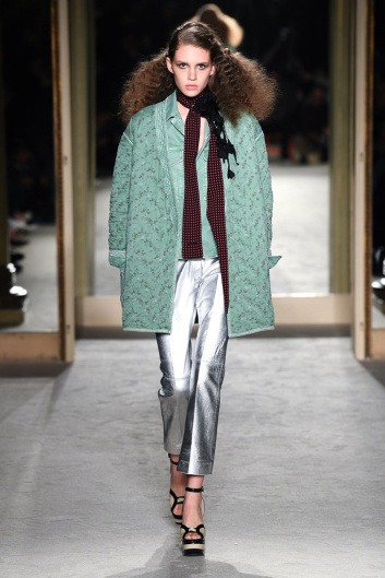 Fotoservizio/FW 20-21/WOMEN/SFILATA/PHILOSOPHY DI LORENZO SERAFINI/DP2/0