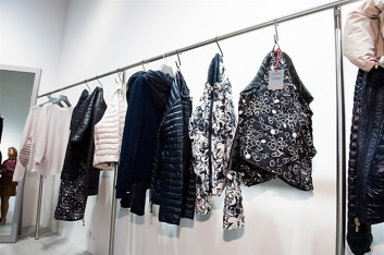 Fotoservizio/SS 2016/WOMEN/DUVETICA/DP2/10