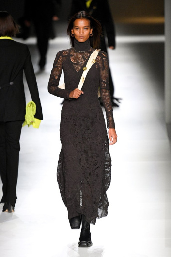 Fotoservizio/FW 20-21/WOMEN/SFILATA/BOTTEGA VENETA/DP2/4