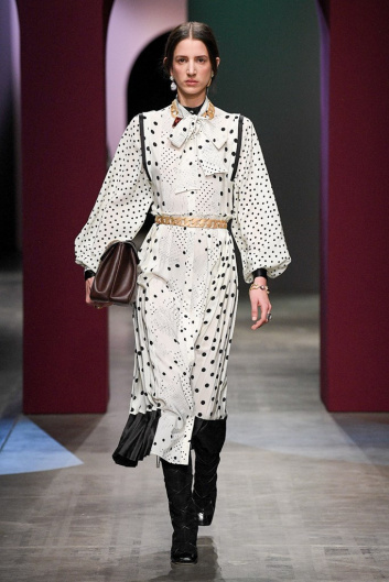 Fotoservizio/FW 20-21/WOMEN/SFILATA/PORTS 1961/DP2/10