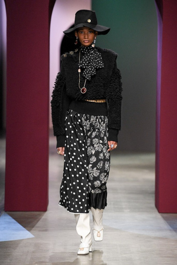 Fotoservizio/FW 20-21/WOMEN/SFILATA/PORTS 1961/DP2/11