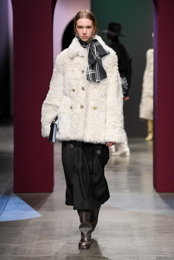 Fotoservizio/FW 20-21/WOMEN/SFILATA/PORTS 1961/DP2/1