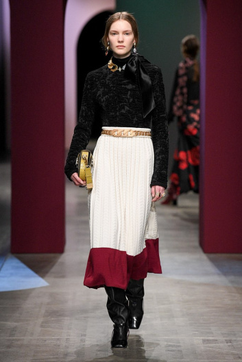 Fotoservizio/FW 20-21/WOMEN/SFILATA/PORTS 1961/DP2/9