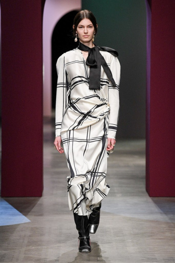 Fotoservizio/FW 20-21/WOMEN/SFILATA/PORTS 1961/DP2/4
