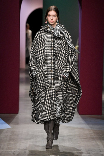 Fotoservizio/FW 20-21/WOMEN/SFILATA/PORTS 1961/DP2/13