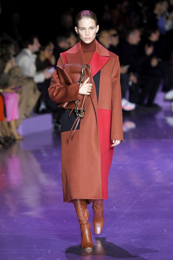 Fotoservizio/FW 20-21/WOMEN/SFILATA/BOSS/DP2/1
