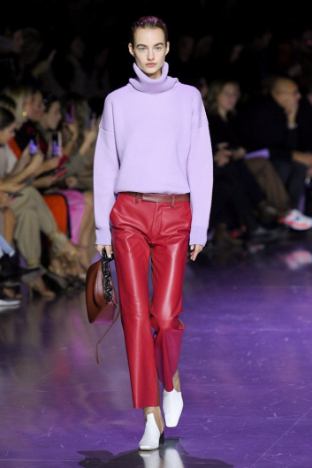 Fotoservizio/FW 20-21/WOMEN/SFILATA/BOSS/DP2/3