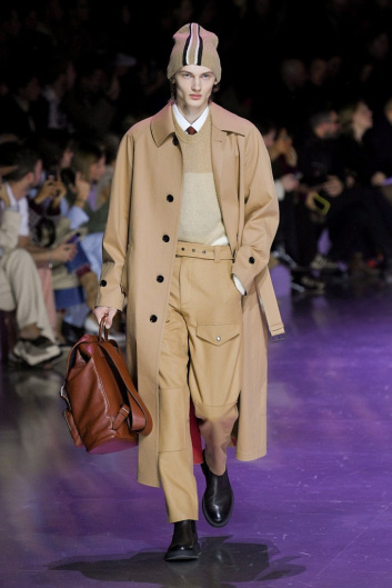 Fotoservizio/FW 20-21/WOMEN/SFILATA/BOSS/DP2/2