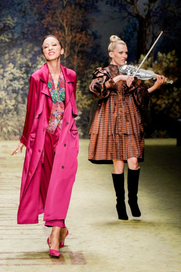 Fotoservizio/FW 20-21/WOMEN/SFILATA/LAURA BIAGIOTTI/DP2/1