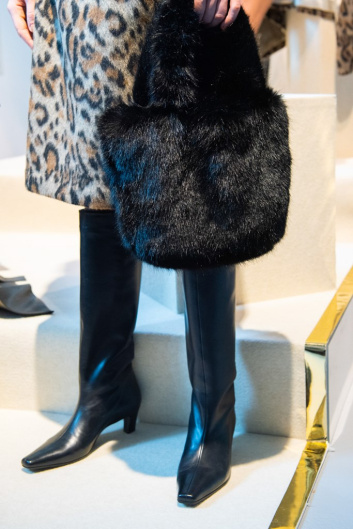 Fotoservizio/FW 20-21/WOMEN/PRESENTAZIONE/BEATRICE B/DP2/3