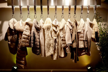 Fotoservizio/FW 20-21/WOMEN/PRESENTAZIONE/HERNO/DP2/8