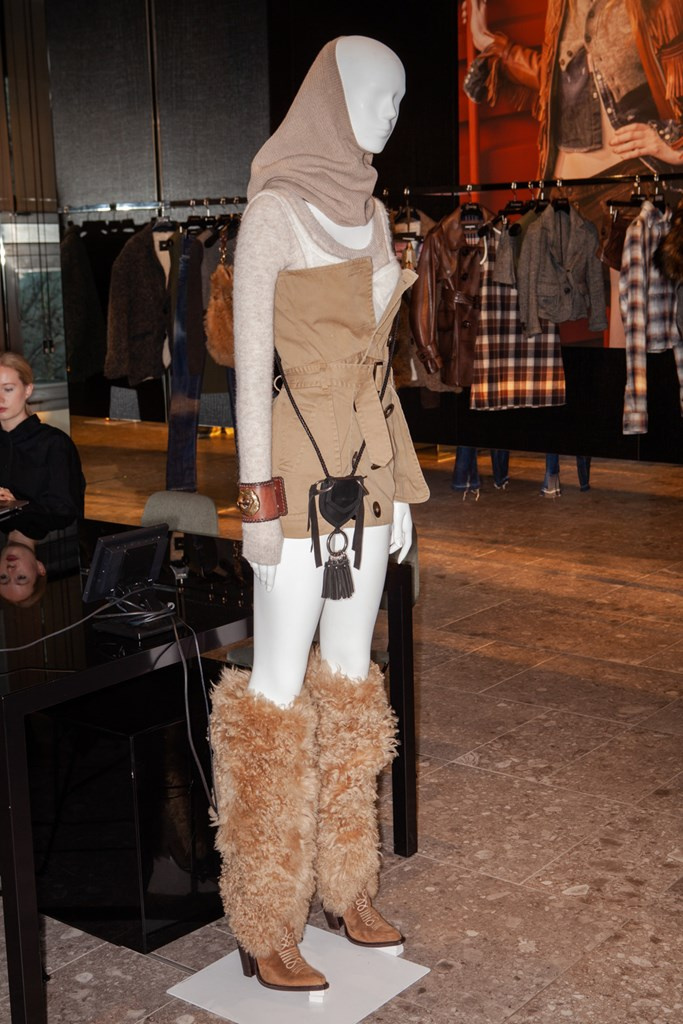 Fotoservizio/FW 20-21/WOMEN/APPUNTAMENTO/DSQUARED2/DP2/6