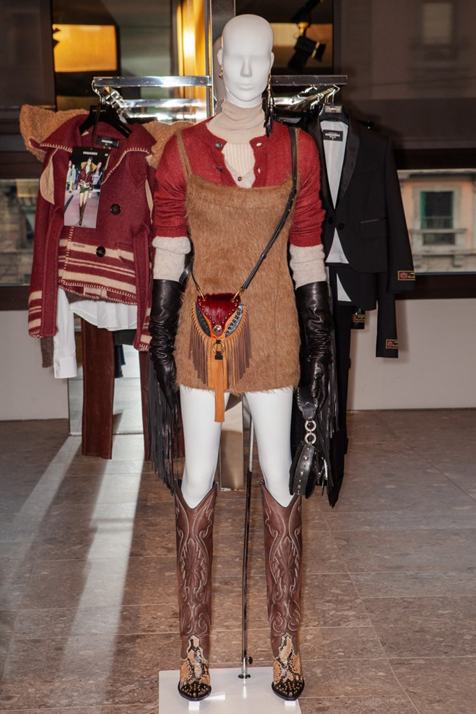 Fotoservizio/FW 20-21/WOMEN/APPUNTAMENTO/DSQUARED2/DP2/8