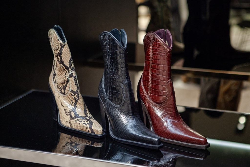 Fotoservizio/FW 20-21/WOMEN/APPUNTAMENTO/DSQUARED2/DP2/69