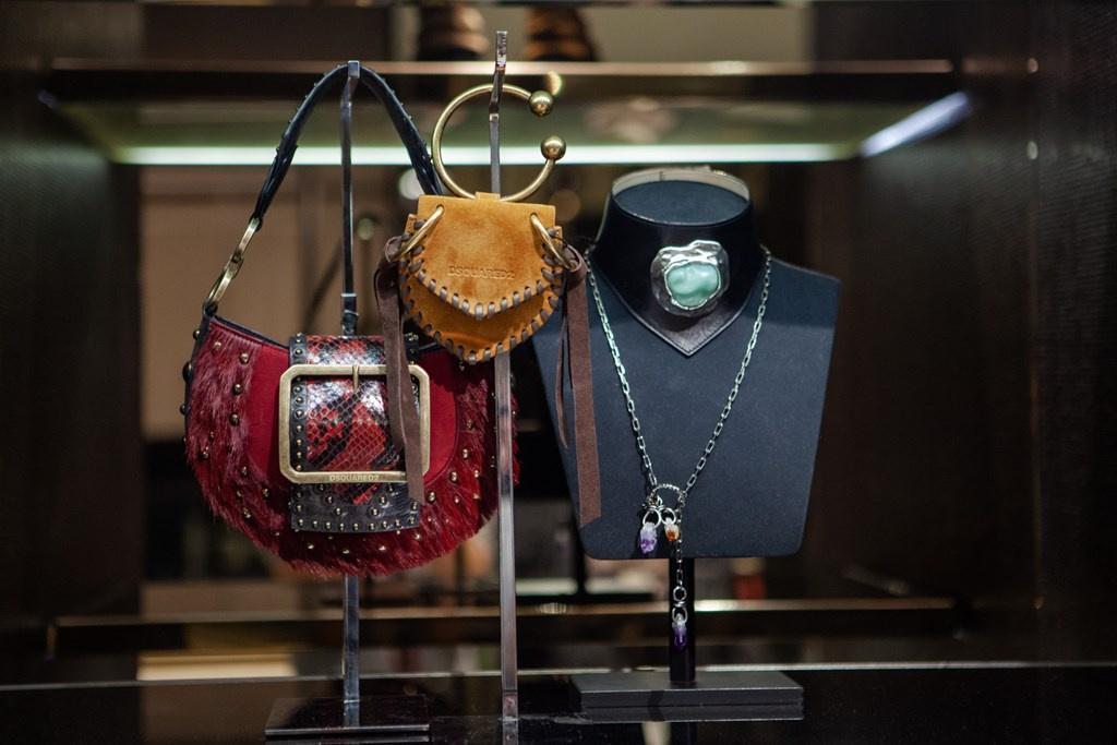 Fotoservizio/FW 20-21/WOMEN/APPUNTAMENTO/DSQUARED2/DP2/76