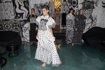Fotoservizio/SS 2020/WOMEN/PRESENTAZIONE/MELAMPO CORSO COMO 10/DP2/2