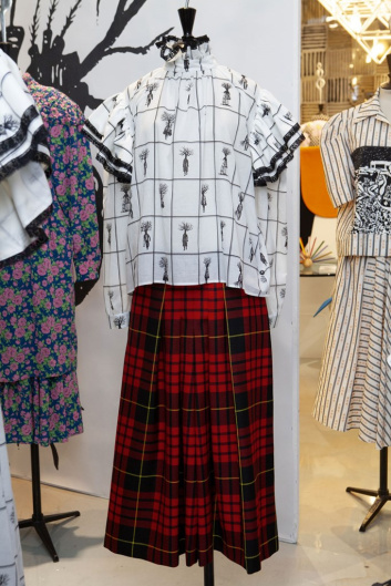 Fotoservizio/SS 2020/WOMEN/PRESENTAZIONE/MELAMPO CORSO COMO 10/DP2/25