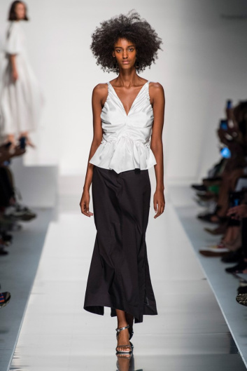 Fotoservizio/SS 2020/WOMEN/EVENTO/NYNNE/DP2/17