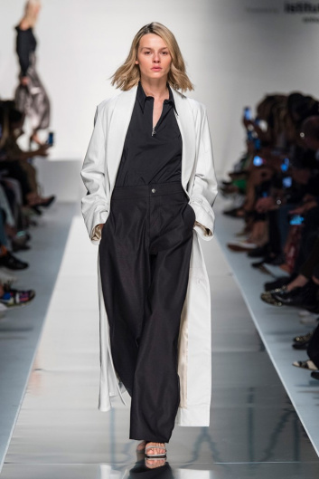 Fotoservizio/SS 2020/WOMEN/EVENTO/NYNNE/DP2/23