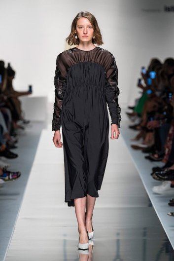 Fotoservizio/SS 2020/WOMEN/EVENTO/NYNNE/DP2/27