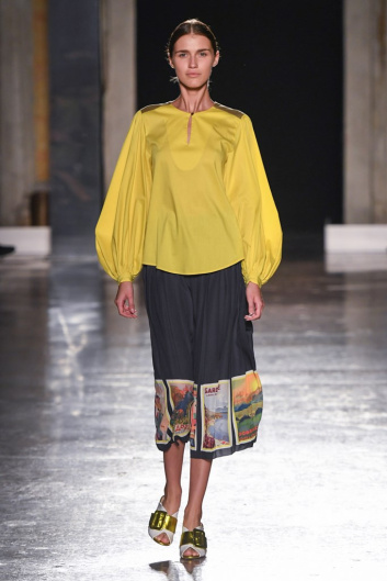 Fotoservizio/SS 2020/WOMEN/SFILATA/ULTRÀCHIC/DP2/1