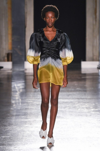 Fotoservizio/SS 2020/WOMEN/SFILATA/ULTRÀCHIC/DP2/0