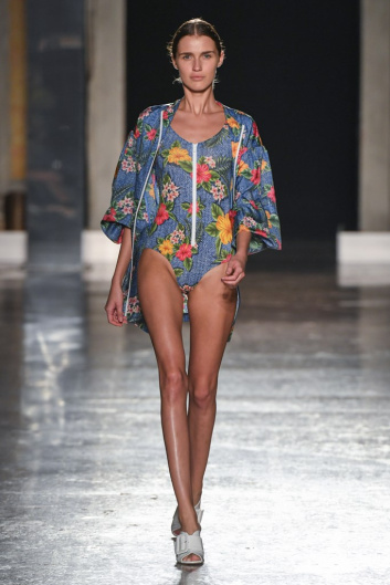 Fotoservizio/SS 2020/WOMEN/SFILATA/ULTRÀCHIC/DP2/0