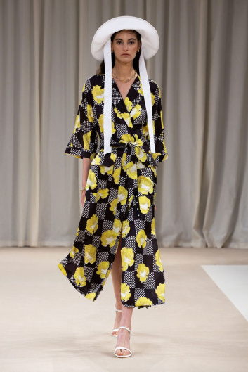 Fotoservizio/SS 2020/WOMEN/PRESENTAZIONE/BEATRICE B/DP2/1