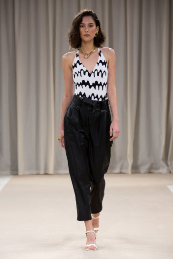 Fotoservizio/SS 2020/WOMEN/PRESENTAZIONE/BEATRICE B/DP2/9