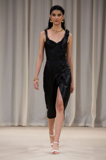 Fotoservizio/SS 2020/WOMEN/PRESENTAZIONE/BEATRICE B/DP2/11