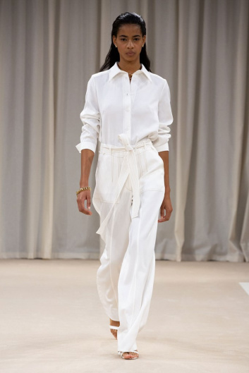Fotoservizio/SS 2020/WOMEN/PRESENTAZIONE/BEATRICE B/DP2/12