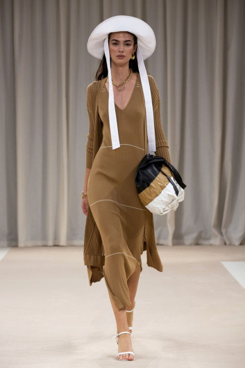 Fotoservizio/SS 2020/WOMEN/PRESENTAZIONE/BEATRICE B/DP2/13