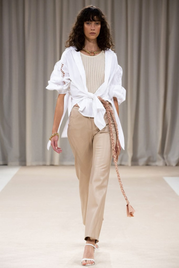 Fotoservizio/SS 2020/WOMEN/PRESENTAZIONE/BEATRICE B/DP2/16
