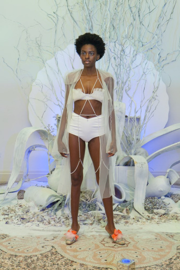 Fotoservizio/SS 2020/WOMEN/PRESENTAZIONE/SALVATORE VIGNOLA/DP2/1