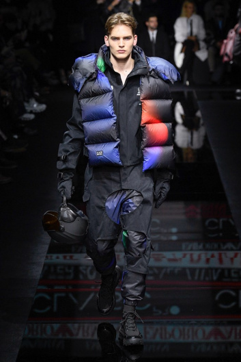Fotoservizio/FW 20-21/MEN/SFILATA/EMPORIO ARMANI/DP2/10