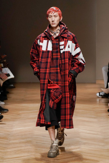 Fotoservizio/FW 20-21/MEN/SFILATA/RESHAKE/DP2/4