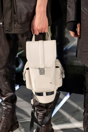 Fotoservizio/FW 20-21/MEN/PRESENTAZIONE/KBHONG/DP2/17