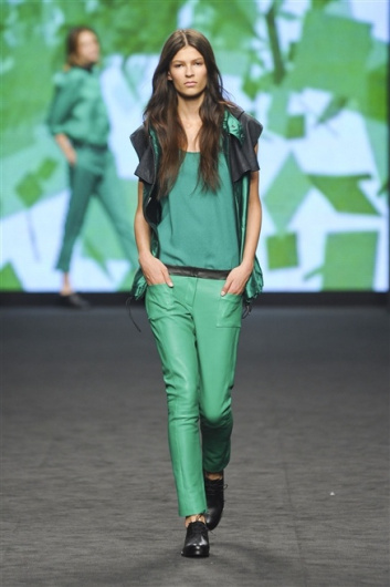 Fotoservizio/SS 2012/WOMEN/C'N'C COSTUME NATIONAL/2