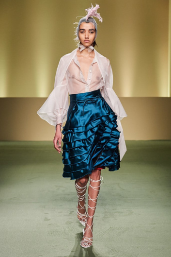 Fotoservizio/FW 21-22/WOMEN/SFILATA/WE ARE MADE IN ITALY (BLACK LIVES MATTER IN ITALIAN FASHION - COLLECTIVE)/DP2/7