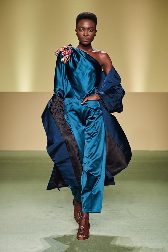 Fotoservizio/FW 21-22/WOMEN/SFILATA/WE ARE MADE IN ITALY (BLACK LIVES MATTER IN ITALIAN FASHION - COLLECTIVE)/DP2/8