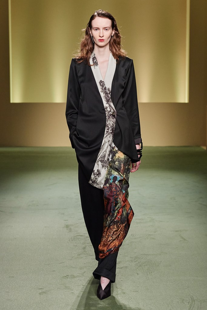 Fotoservizio/FW 21-22/WOMEN/SFILATA/WE ARE MADE IN ITALY (BLACK LIVES MATTER IN ITALIAN FASHION - COLLECTIVE)/DP2/16