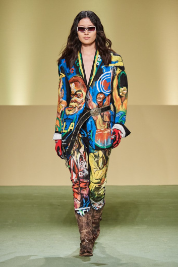 Fotoservizio/FW 21-22/WOMEN/SFILATA/WE ARE MADE IN ITALY (BLACK LIVES MATTER IN ITALIAN FASHION - COLLECTIVE)/DP2/30