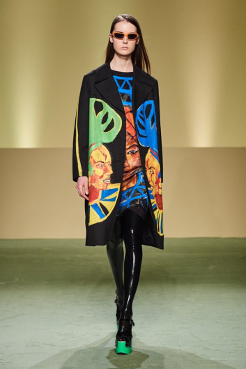 Fotoservizio/FW 21-22/WOMEN/SFILATA/WE ARE MADE IN ITALY (BLACK LIVES MATTER IN ITALIAN FASHION - COLLECTIVE)/DP2/32