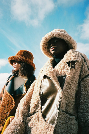 Fotoservizio/FW 21-22/WOMEN/PRESENTAZIONE/OOF WEAR/DP2/3