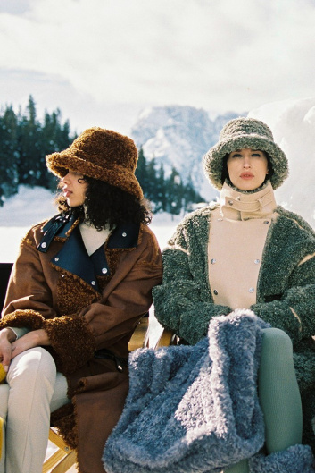 Fotoservizio/FW 21-22/WOMEN/PRESENTAZIONE/OOF WEAR/DP2/0