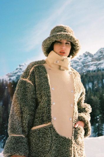 Fotoservizio/FW 21-22/WOMEN/PRESENTAZIONE/OOF WEAR/DP2/1