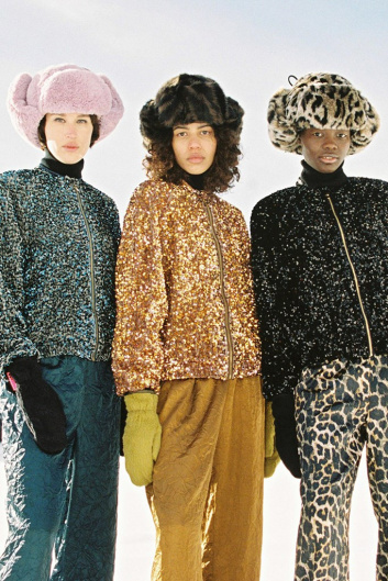 Fotoservizio/FW 21-22/WOMEN/PRESENTAZIONE/OOF WEAR/DP2/13