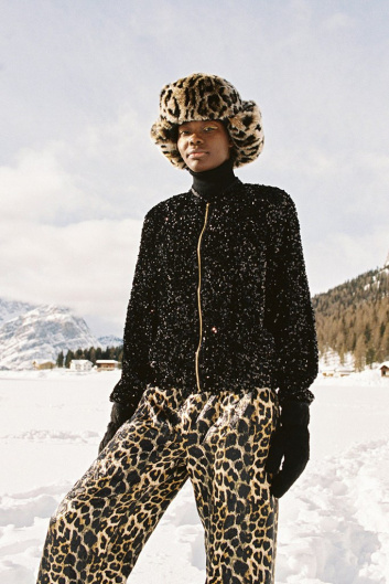 Fotoservizio/FW 21-22/WOMEN/PRESENTAZIONE/OOF WEAR/DP2/15