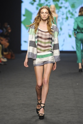 Fotoservizio/SS 2012/WOMEN/C'N'C COSTUME NATIONAL/5
