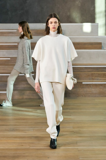Fotoservizio/FW 21-22/WOMEN/SFILATA/SIMONA MARZIALI - MRZ/DP2/15